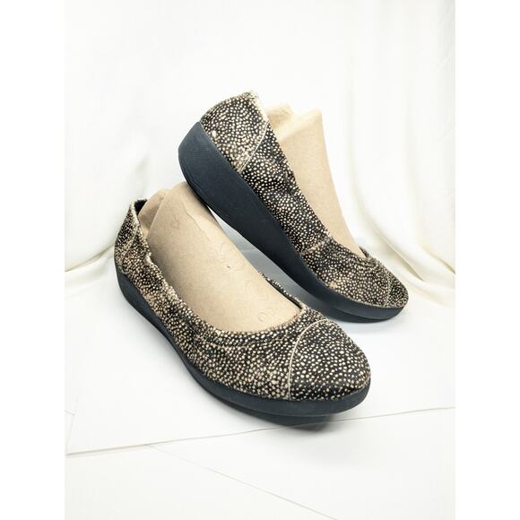 FitFlop Ballet Shoes Womens 40 Brown Calf Hair Animal Print Coastal Beachy Comfy - Picture 1 of 8